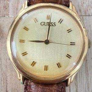 Guess retro gold tone brown leather dress watch NEW BATTERY